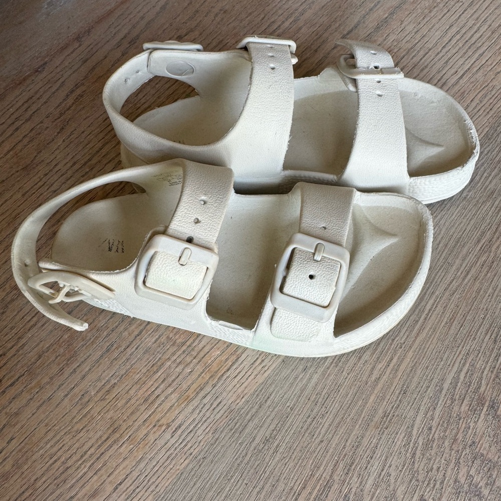 Zara Cream Sandals Size 27